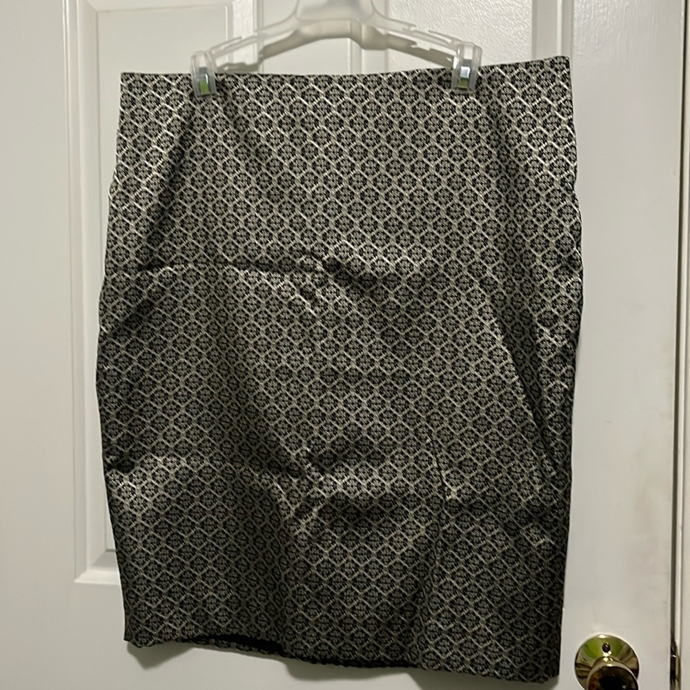 Classic Ann Taylor Size 14 Baroque Gold / Black Skirt New with Tags